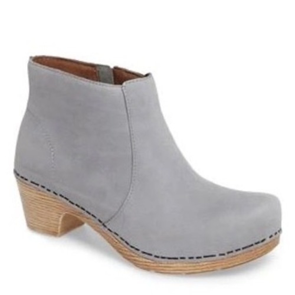 Dansko Maria Heeled Ankle Bootie In Light Grey Milled Nubuck Leather Size 38